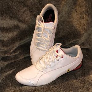 Men’s White Puma tennis shoes 9.5